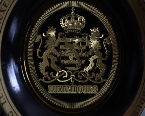 CROWN collectible mug concept